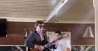 Thomas Dutronc a mis de l'ambiance lors du mariage de Christine Bravo en Corse le 11 juin 2022.
