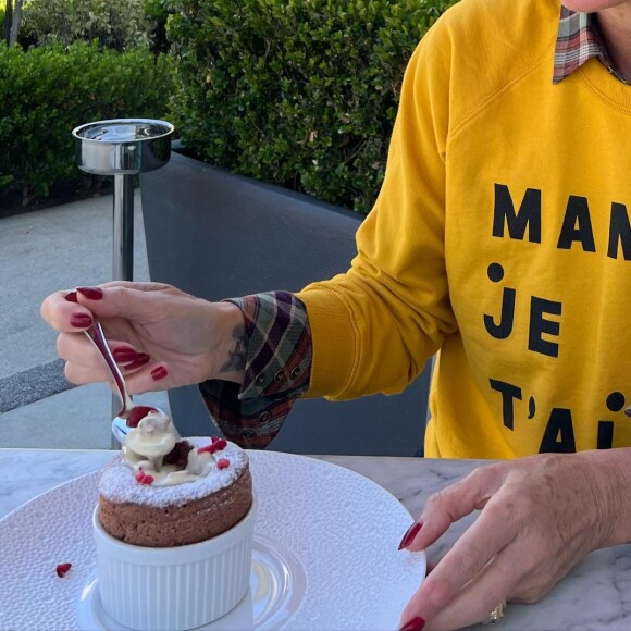 Laeticia Hallyday, Jalil Lespert et leurs enfants commencent leurs vacances en France. @ Instagram / Laeticia Hallyday