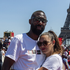 Thomas Ngijol et sa femme Karole Rocher - People à l'évènement "Quai 54", grand tournoi de streetball au Trocadéro à Paris, le 18 juillet 2021. © Pierre Perusseau/Bestimage 