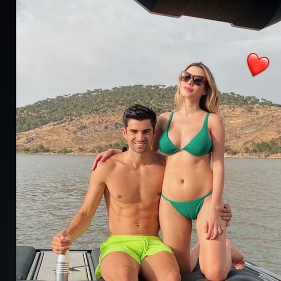 Enzo Zidane et sa fiancée Karen Goncalves en vacances.