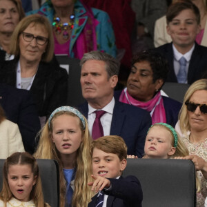 Kate Catherine Middleton, duchesse de Cambridge, la Princesse Charlotte, le prince Louis, le prince William, duc de Cambridge, Mia Tindall, lena Tindall, Zara Tindall, - La famille royale d'Angleterre lors de la parade devant le palais de Buckingham, à l'occasion du jubilé de la reine d'Angleterre. Le 5 juin 2022 