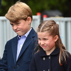 Le prince George de Cambridge et la princesse Charlotte de Cambridge en visite au château de Cardiff, Royaume Uni, le 4 juin 2022, à l'occasion du jubilé de platine de la reine d'Angleterre. 