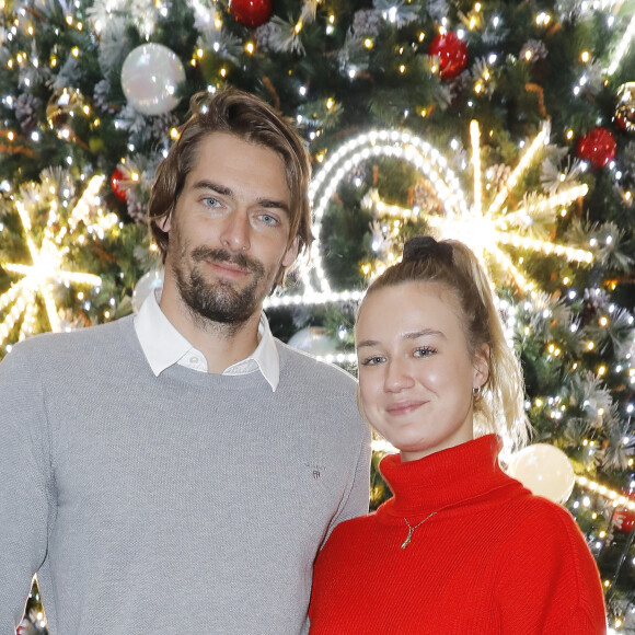 Camille Lacourt, Zoé Marchal ( fille de O. Marchal) - Camille Lacourt inaugure les illuminations de Noël à Westfield Velizy 2, Velizy le 23 Novembre 2019 © Marc Ausset-Lacroix / Bestimage