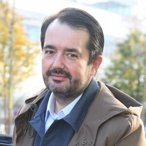 Le chef Jean-François Piège quitte les studios de BFM TV à Paris