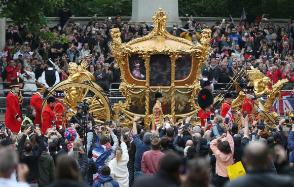 Illustration du carrosse de la reine lors de la parade devant le palais de Buckingham, à l'occasion du jubilé de la reine d'Angleterre. Le 5 juin 2022.