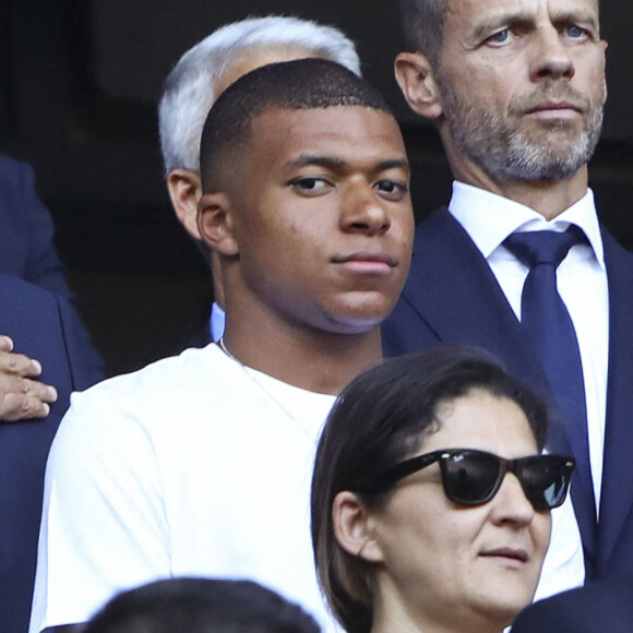 Kylian Mbappé et sa maman Fayza Lamari - Finale de la coupe du monde féminine de football, USA vs Pays Bas à Lyon le 7 juillet 2019. Les Etats-Unis ont remporté la finale sur le score de 2 à 0. © Gwendoline Le Goff/Panoramic/Bestimage