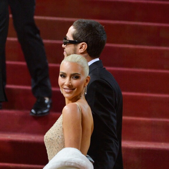Kim Kardashian (qui porte la célèbre robe de Marilyn Monroe), Pete Davidson - Les célébrités arrivent à la soirée du "MET Gala 2022" à New York, le 2 mai 2022.