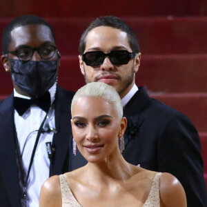 Kim Kardashian (qui porte la célèbre robe de Marilyn Monroe), Pete Davidson - Les célébrités arrivent à la soirée du "MET Gala 2022" à New York, le 2 mai 2022.