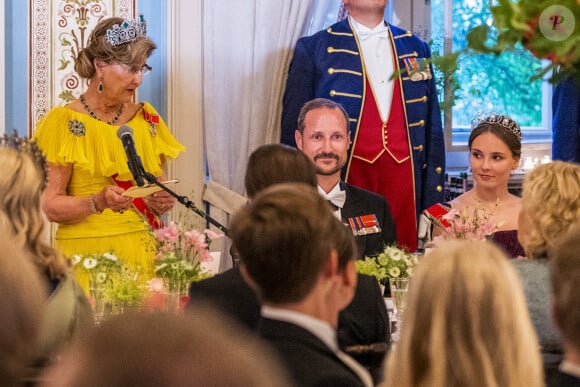 La reine Sonja de Norvège, Le prince Haakon de Norvège, La princesse Ingrid Alexandra de Norvège lors du dîner de gala pour célébrer le 18ème anniversaire de la princesse Ingrid Alexandra au Palais d'Oslo, Norvège, le 17 juin 2022. © NTB/Zuma Press/Bestimage 