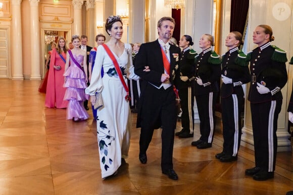 La princesse Mary de Danemark, Le prince Frederik de Danemark lors du dîner de gala pour célébrer le 18ème anniversaire de la princesse Ingrid Alexandra au Palais d'Oslo, Norvège, le 17 juin 2022. © NTB/Zuma Press/Bestimage 