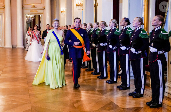 Le prince Guillaume, grand-duc héritier de Luxembourg, et La comtesse Stéphanie de Lannoy, grande-duchesse héritière de Luxembourg lors du dîner de gala pour célébrer le 18ème anniversaire de la princesse Ingrid Alexandra au Palais d'Oslo, Norvège, le 17 juin 2022. © NTB/Zuma Press/Bestimage 