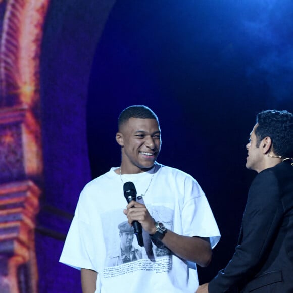 Exclusif - Kylian Mbappé et Jamel Debbouze - Soirée du grand gala du "Marrakech du Rire" pour la 10e édition au palais El Badiî à Marrakech, le 18 juin 2022. © Rachid Bellak/Bestimage