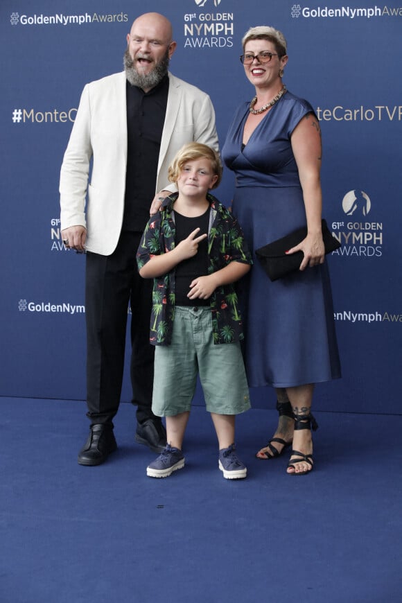 Darko Peric avec sa femme Roxi et leur fils - Cérémonie de clotûre du 61e Festival de Télévision de Monte Carlo, le 21 juin 2022. © Denis Guignebourg/Bestimage