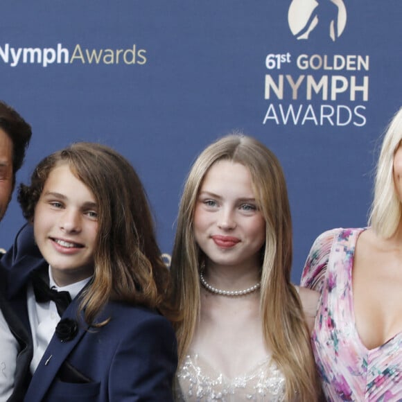 Jason Priestley avec sa femme Naomi et leurs enfants Dashiell et Ava - Cérémonie de clotûre du 61e Festival de Télévision de Monte Carlo, le 21 juin 2022. © Denis Guignebourg/Bestimage