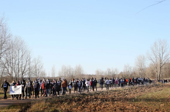 La famille et les proches se sont réunis pour une marche blanche en hommage à Delphine Jubillar, l'infirmière de 33 ans, disparue il y a un an, à Cagnac-les-Mines. Le 19 décembre 2021 © Patrick Bernard / Bestimage