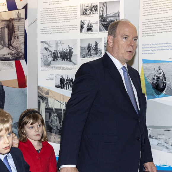 Le prince Albert II de Monaco, la princesse Charlene, le prince Jacques et la princesse Gabriella - Le prince Albert II de Monaco inaugure l'exposition l’exposition "Sailing the Sea of Science, Scientist and explorer. Prince Albert Ier and the early norwegian exploration of Svalbard " au Fram Museum à Oslo le 22 juin 2022.