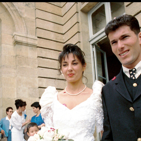 Archvies - Mariage de Zinedine Zidane et Véronique à bordeaux en 1994.