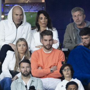 Zinedine Zidane et sa femme Véronique, Luca Zidane et sa compagne Marina, Théo Zidane - Les célébrités assistent à la victoire du Real Madrid face à Liverpool (1-0) en finale de la Ligue des Champions au stade de France, le 28 mai 2022. © Cyril Moreau / Bestimage