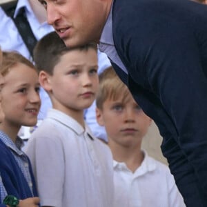 Le prince William, duc de Cambridge, et Catherine (Kate) Middleton, duchesse de Cambridge, visitent le musée Fitzwilliam de l'Université de Cambridge, Royaume Uni, le 23 juin 2022. Le couple princier va découvrir une peinture d'eux-mêmes qui sera révélé au public pour la première fois.  The Duke of Cambridge leaves with Duchess of Cambridge after a visit to the Fitzwilliam Museum, Cambridge, to view a painted portrait of themselves as it is revealed to the public for the first time. The piece, painted by award-winning portrait artist, Jamie Coreth, was commissioned in 2021 by the Cambridgeshire Royal Portrait Fund, which is held by the Cambridge Community Foundation, as a gift to Cambridgeshire. Picture date: Thursday June 23, 2022. 