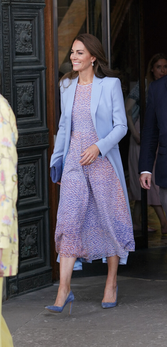 Catherine (Kate) Middleton, duchesse de Cambridge, visite le musée Fitzwilliam de l'Université de Cambridge, Royaume Uni, le 23 juin 2022. Le couple princier va découvrir une peinture d'eux-mêmes qui sera révélé au public pour la première fois.