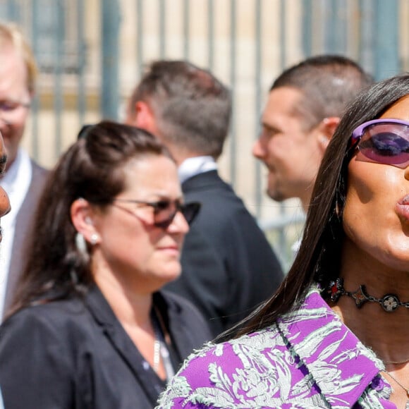 Naomi Campbell - Sorties du défilé de mode Homme printemps-été 2023 Louis Vuitton dans la cour Carrée du Louvre à Paris, France, le 23 juin 2022. © Veeren-Clovis/Bestimage 