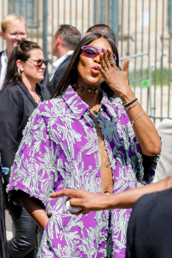 Naomi Campbell - Sorties du défilé de mode Homme printemps-été 2023 Louis Vuitton dans la cour Carrée du Louvre à Paris, France, le 23 juin 2022. © Veeren-Clovis/Bestimage 