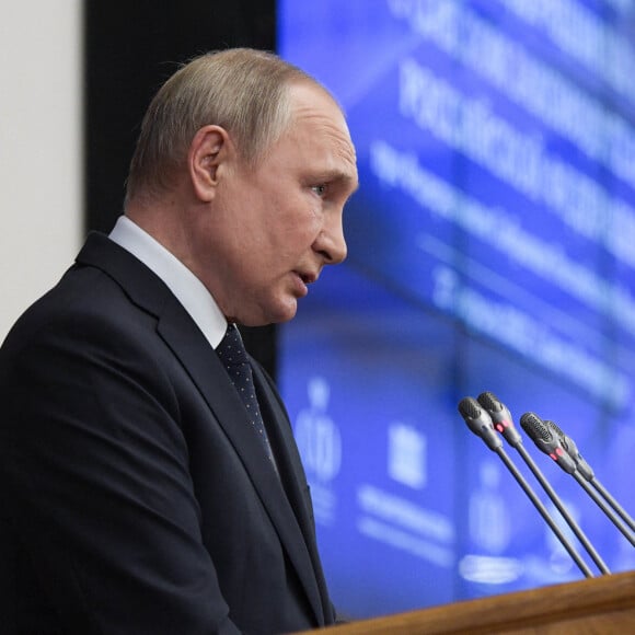 Vladimir Poutine s'adresse aux députés de l'Assemblée Fédérale Russe à Saint-Petersbourg, le 27 avril 2022. 