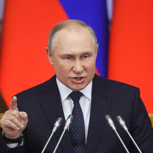 Vladimir Poutine s'adresse aux députés de l'Assemblée Fédérale Russe à Saint-Petersbourg. 