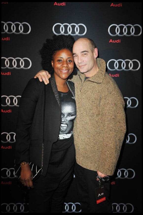 Aline Afanoukoé et Jean-Marc Barr, à l'occasion de la grande soirée de lancement de l'Audi A8 qui s'est tenue à l'Olympia, à Paris, le 2 février 2010.