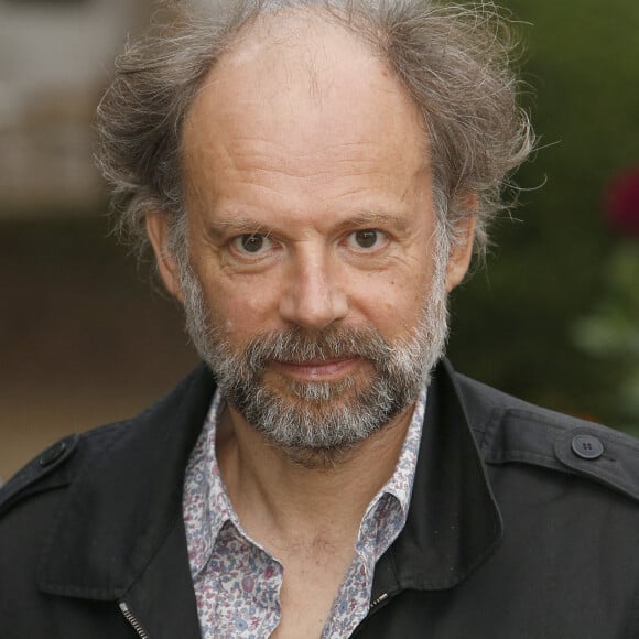 Denis Podalydès du film Les deux Alfred Festival du Film Francophone d'Angoulême édition 2020 . Photocall au jardin de Bardines à Angoulême samedi 29 aout 2020 . © Christophe Aubert via Bestimage