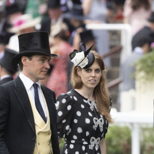 La princesse Beatrice d'York et son mari Edoardo Mapelli Mozzi lors du cinquième et dernier jour de la Royal Ascot 2022 à l'hippodrome d'Ascot, Royaume Uni, le 18 juin 2022. 