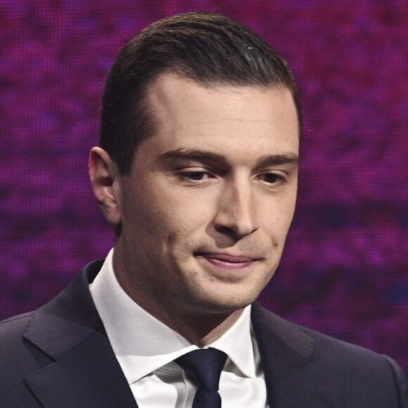 Jordan Bardella - Les candidats à l'élection présidentielle participent au "grand débat des valeurs" organisé par Valeurs actuelles et l'association Les Éveilleurs au parc des expositions à Paris. © JB Autissier / Panoramic / Bestimage