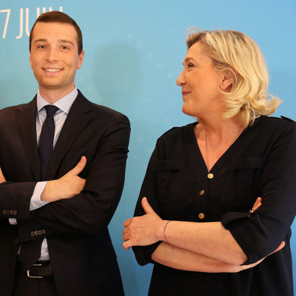 conference de presse en soutien a Jordan Bardella tete de liste pour l election regionale en ile-de-France en presence de Marine Le Pen au Petit Perichois a La Brosse-Montceaux - Conférence de presse en soutien à Jordan Bardella tête de liste pour l'élection régionale en île-de-France en présence de Marine Le Pen au Petit Perichois à La Brosse-Montceaux le 18 juin 2021. © Panoramic/Bestimage  Press conference in support of Jordan Bardella head of the list for the regional election in Île-de-France in the presence of Marine Le Pen at the Petit Perichois in La Brosse-Montceaux on June 18, 2021. 