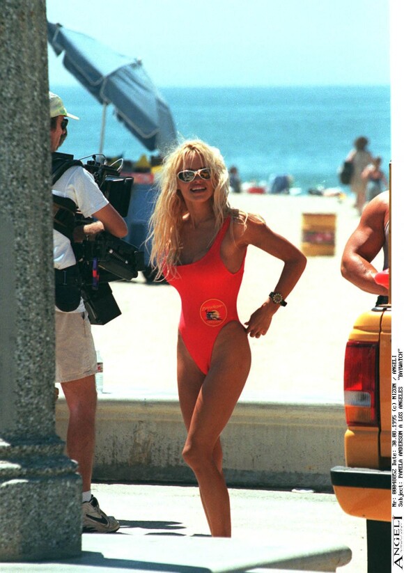 Archives - Pamela Anderson sur le tournage d'Alerte à Malibu.