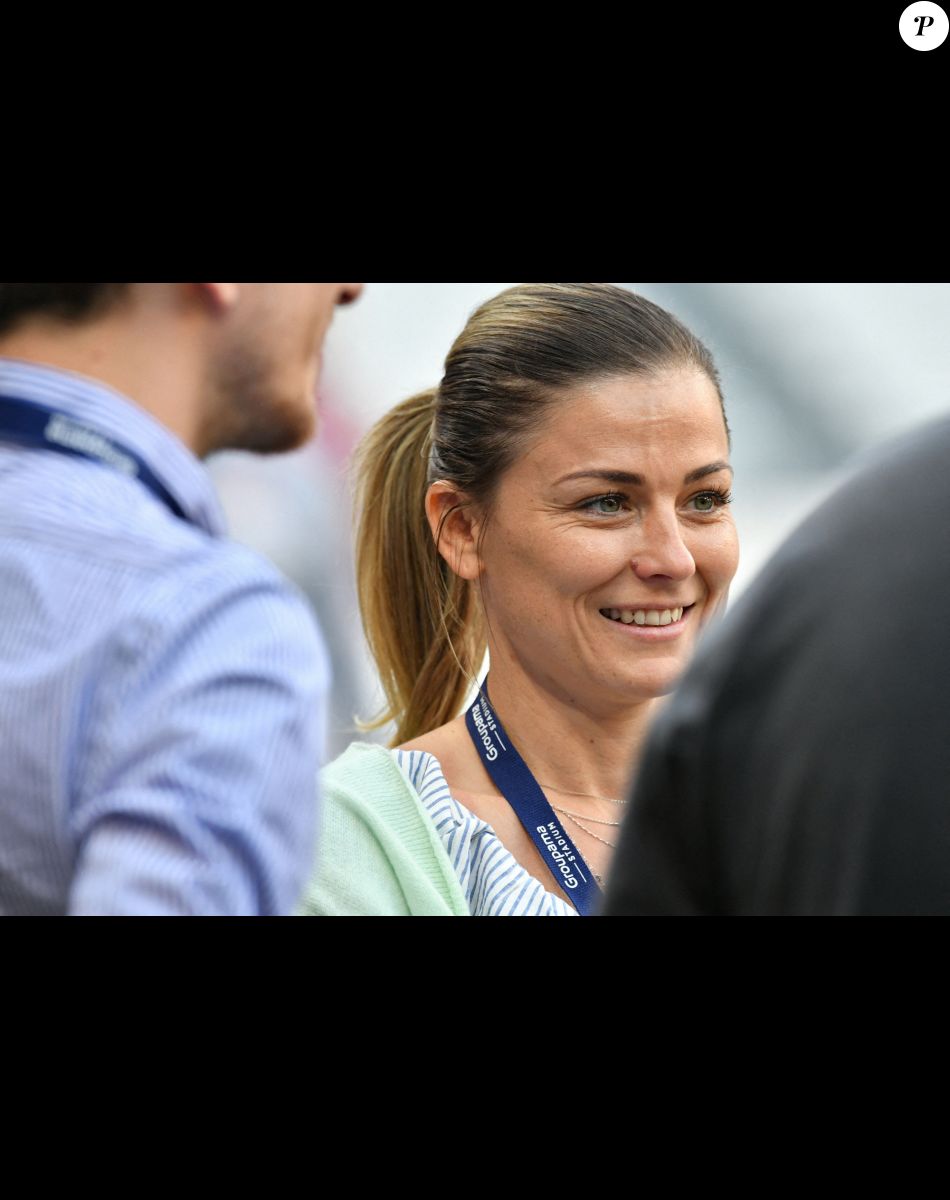 Laure Boulleau (journaliste) lors du match de football caritatif entre l'OL Légendes et la team Unicef au Groupama Stadium à Lyon en faveur des enfants d'Ukraine et pour célébrer les 20 ans du premier titre de Champion de France de l Olympique Lyonnais le 10 mai 2022. © Frédéric Chambert / Panoramic / Bestimage