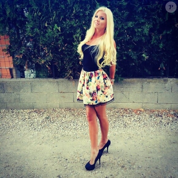 Jessica Thivenin le 9 juin 2014, sur Instagram, en tenue de soirée