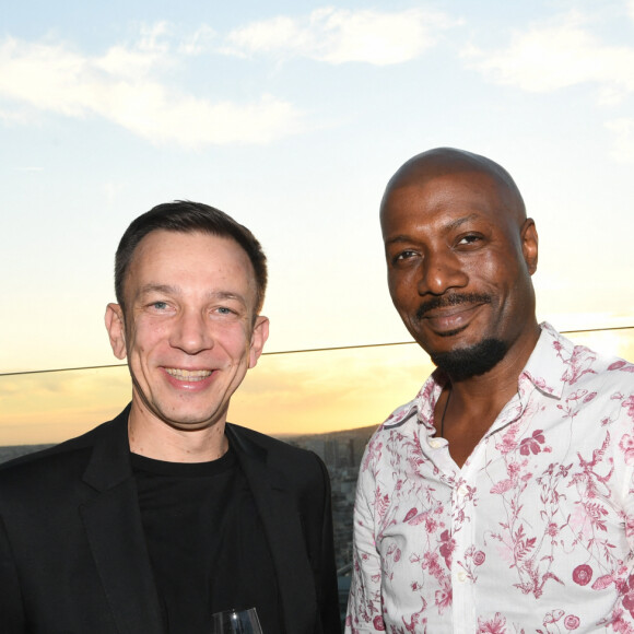 Exclusif - Jérôme Cherpin (Directeur général de l'hôtel Pullmann Montparnasse, Harry Roselmack - Soirée pour l'ouverture du Skybar de l'hôtel Pullmann Montparnasse à Paris le 28 juin 2022. © Rachid Bellak/Bestimage 