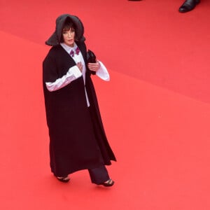 Isabelle Adjani - Montée des marches du film " Les Amandiers " lors du 75ème Festival International du Film de Cannes. Le 22 mai 2022 © Giancarlo Gorassini / Bestimage 