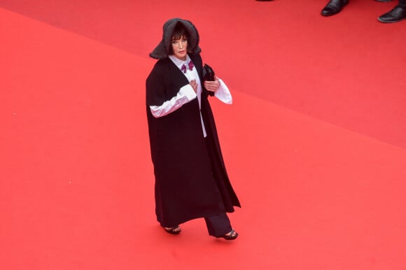 Isabelle Adjani - Montée des marches du film " Les Amandiers " lors du 75ème Festival International du Film de Cannes. Le 22 mai 2022 © Giancarlo Gorassini / Bestimage 