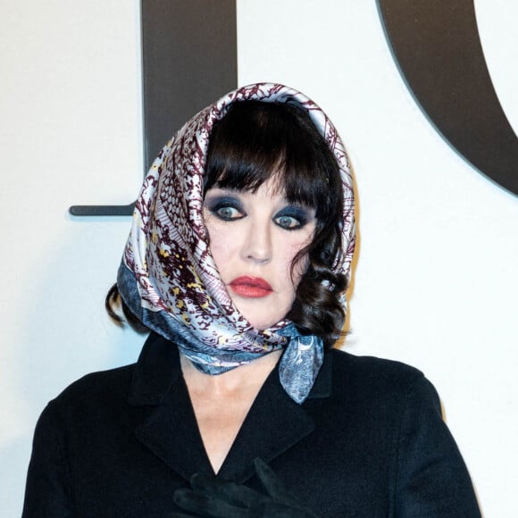 Isabelle Adjani - Photocall du défilé de mode automne-hiver 2022/2023 "Christian Dior" lors de la fashion week de Paris. Le 1er mars 2022 © Olivier Borde / Bestimage 