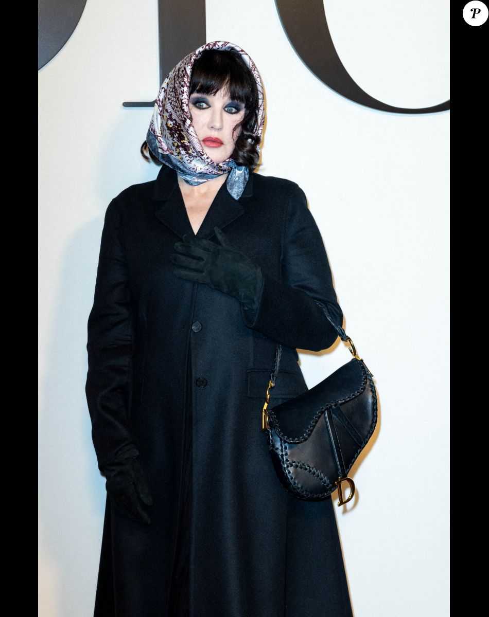 Isabelle Adjani - Photocall du défilé de mode automne-hiver 2022/2023 "Christian Dior" lors de la fashion week de Paris. Le 1er mars 2022 © Olivier Borde / Bestimage