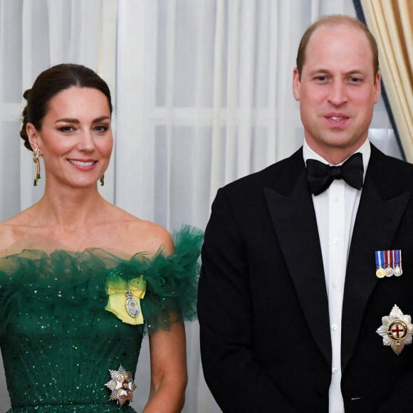 Le prince William, duc de Cambridge, et Kate Catherine Middleton, duchesse de Cambridge, lors du dîner dans la résidence du gouverneur général P.Allen, King's House, à Kingston, à l'occasion de leur voyage officiel en Jamaïque.