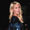 Quand Paris Hilton quitte le Ed Sullivan Theater, mercredi 3 février, après sa participation au Late Show de David Letterman... fini le jogging-casquettes, c'est dans une sublime robe moulante bleue qu'elle s'affiche !