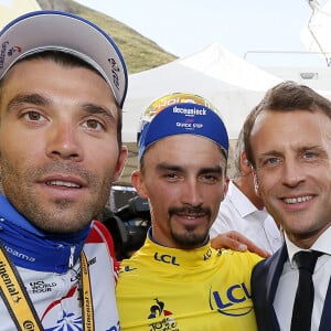 Emmanuel Macron, président de la République française, Julian Alaphilippe, Thibaut Pinot sur l'étape du Tourmalet sur le Tour de France 2019 (14ème étape) à Tourmalet, le 20 juillet 2019. © Patrick Bernard / Bestimage