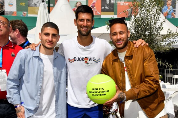 Marco Verratti, Neymar et Novak Djokovic - Tennis : Les célébrités assistent à la 115ème édition du Rolex Monte-Carlo Masters à Monaco. © Bruno Bebert / Bestimage