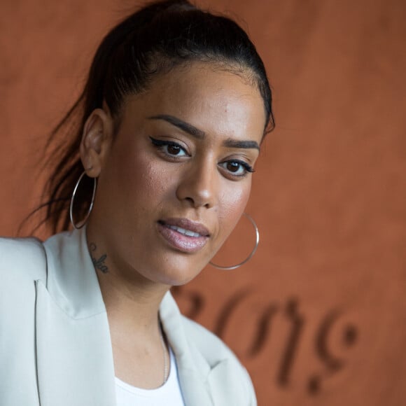 Amel Bent - Célébrités dans le village des internationaux de France de tennis de Roland Garros à Paris, France, le 6 juin 2019. © Jacovides-Moreau/Bestimage 