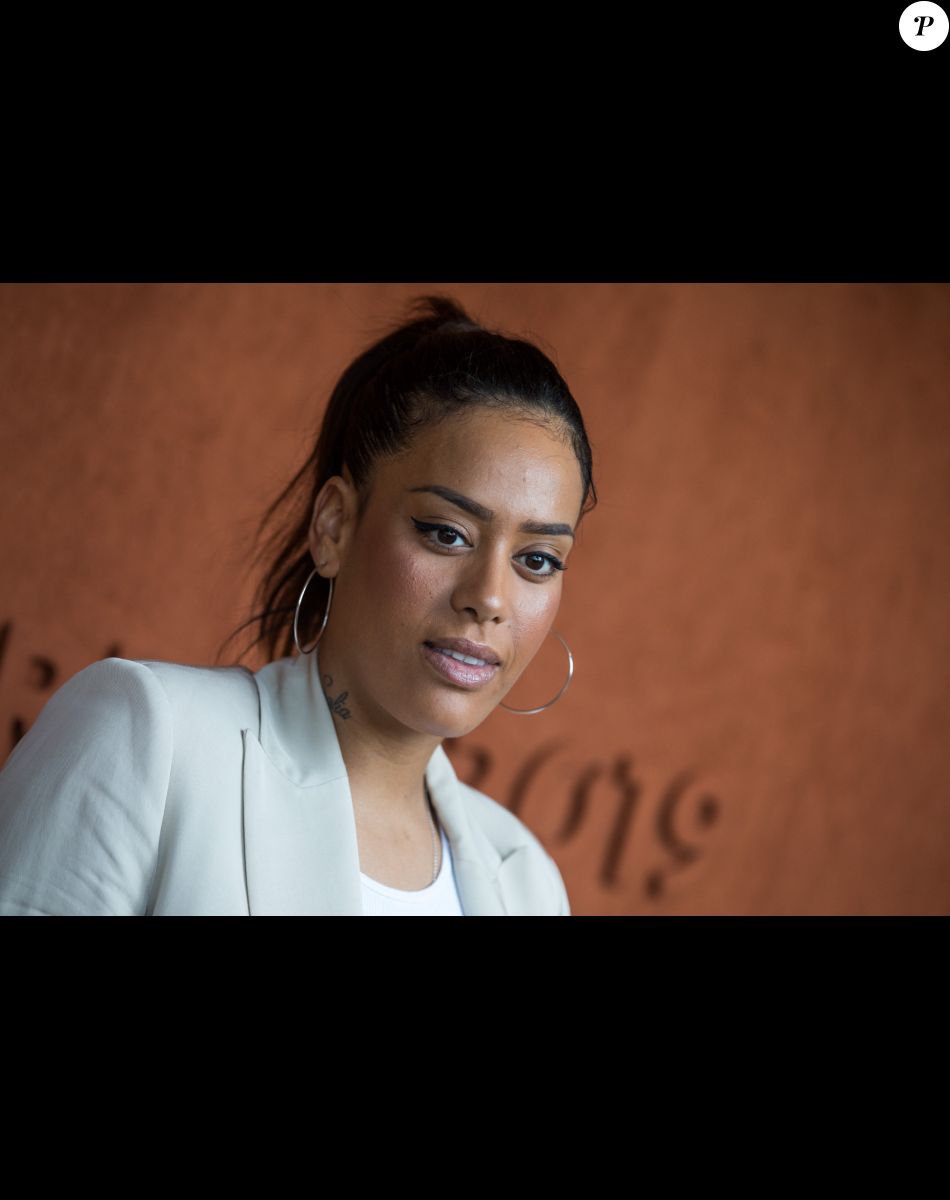 Amel Bent - Célébrités dans le village des internationaux de France de tennis de Roland Garros à Paris, France, le 6 juin 2019. © Jacovides-Moreau/Bestimage
