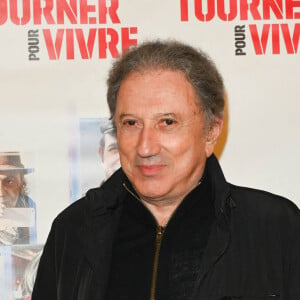 Michel Drucker - Photocall à la première du film "Tourner pour vivre" sur la vie cinématographique du réalisateur C.Lelouch à Paris le 25 avril 2022. © Coadic Guirec / Bestimage 