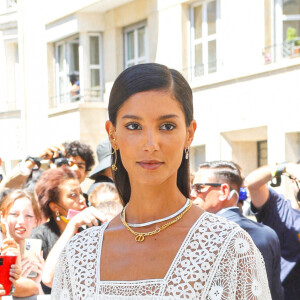 Guest arrive au défilé de mode Haute-Couture automne-hiver 2022-2023 "Christian Dior" à Paris, France, le 4 juillet 2022. © Veeren-Clovis/Bestimage 