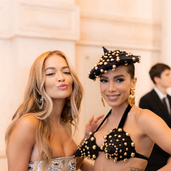 Rita Ora et Anitta - Défilé de mode Haute-Couture automne-hiver 2022-2023 "Schiaparelli" à Paris, le 4 juillet 2022. © Da Silva-Perusseau/Bestimage